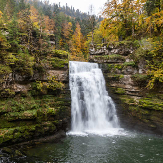 Chute d'eau saut du doubs